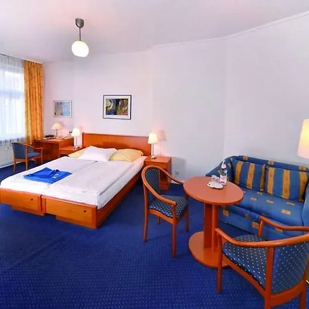 Amc - Schoeneberg 3*